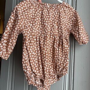 12/18M Rylee + Cru Tan Floral Baby Outfit